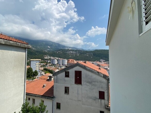 Dvosoban stan sa pogledom na more u Dubovici, Budva — fotografija 15