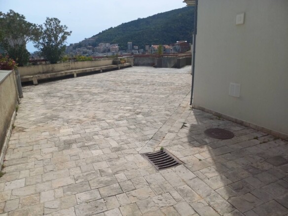 Dvosoban stan sa pogledom na more u Dubovici, Budva — fotografija 21