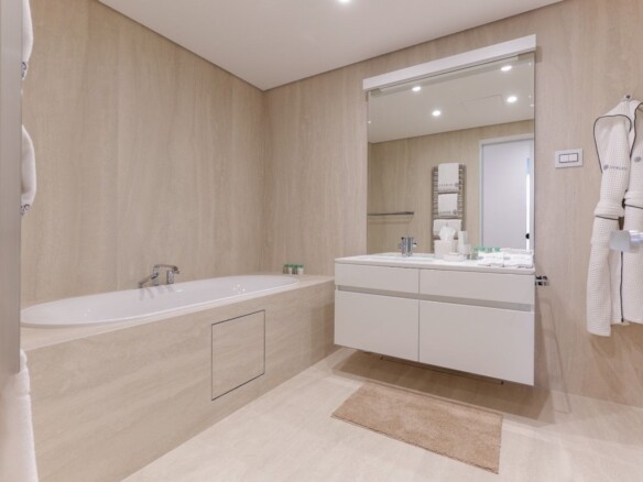 Trosoban stan 214 m² – Budva — fotografija 16