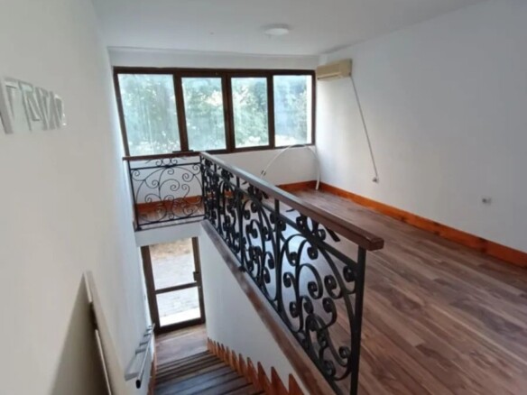 Poslovni prostor na uglu zgrade u Bjelišima, Bar — fotografija 2
