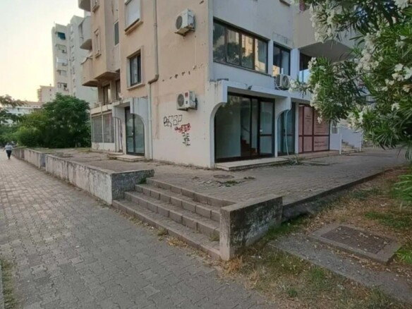 Poslovni prostor na uglu zgrade u Bjelišima, Bar — fotografija 4
