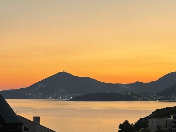 Dvosoban stan sa pogledom na more u Pržnu, Budva — fotografija 2