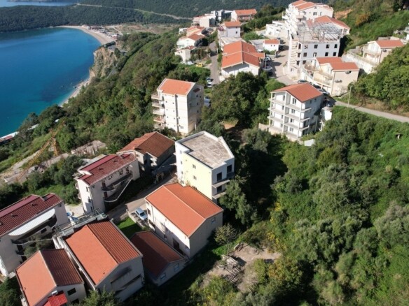 Plac sa pogledom na more u Prijevoru, Budva — fotografija 9