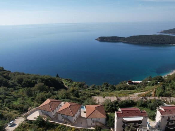 Plac sa pogledom na more u Prijevoru, Budva — fotografija 10
