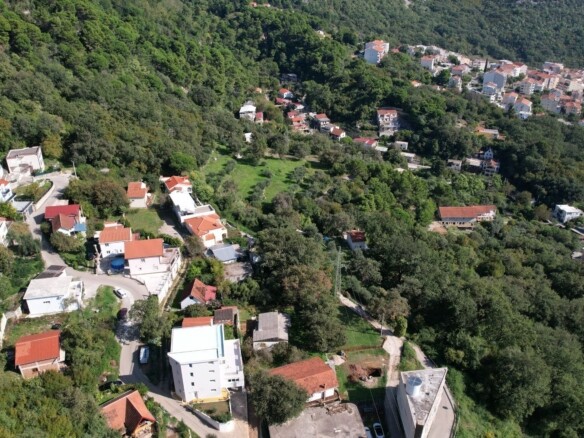 Urbanizovani plac sa pogledom na more u Maine, Budva — fotografija 9