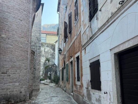 Trosoban stan 72 m² – Stari Grad Kotor, Kotor — fotografija 2