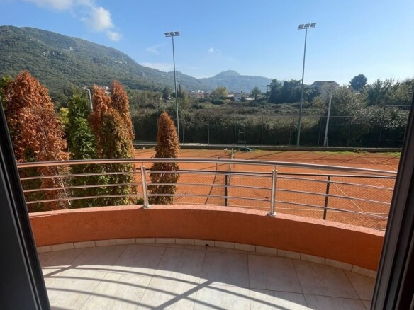 Dvosoban stan u Lastvi Grbaljskoj, Budva — fotografija 2