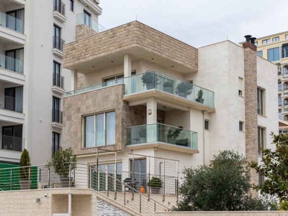 Kuća 400 m² – Bečići, Budva — fotografija 6