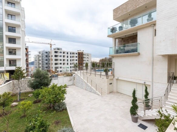 Kuća 400 m² – Bečići, Budva — fotografija 16