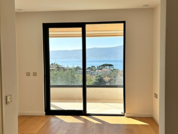 Dvosoban stan 101 m² – Donja Lastva, Tivat — fotografija 3