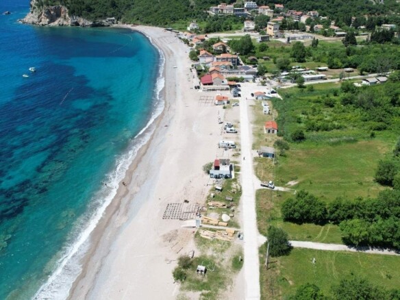 Urbanizovan plac u Buljarici, Budva — fotografija 2