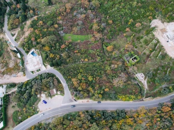 Urbanizovan plac sa pogledom na more, Reževići, Budva — fotografija 7