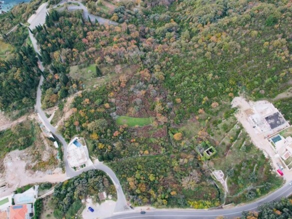 Urbanizovan plac sa pogledom na more, Reževići, Budva — fotografija 9