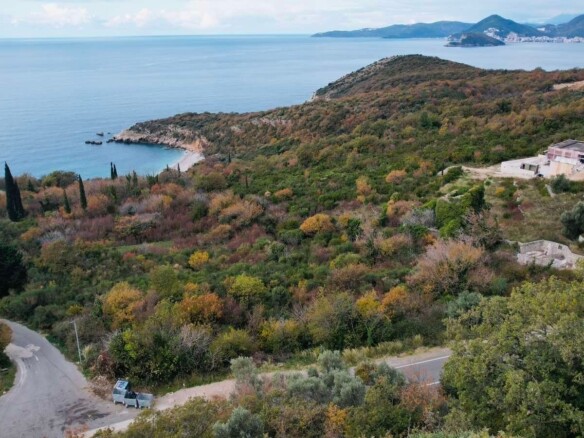 Urbanizovan plac sa pogledom na more, Reževići, Budva — fotografija 15