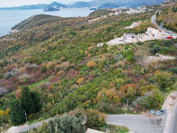 Urbanizovan plac sa pogledom na more, Reževići, Budva — fotografija 17