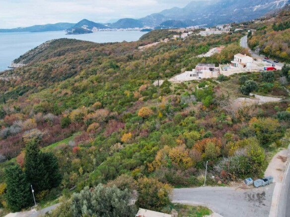 Urbanizovan plac sa pogledom na more, Reževići, Budva — fotografija 19