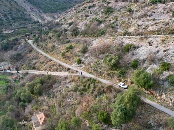 Urbanizovan plac sa pogledom na more, Kamenari, Herceg Novi — fotografija 3