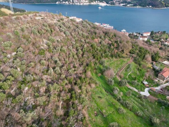 Plac sa pogledom na more u Kamenarima, Herceg Novi — fotografija 8