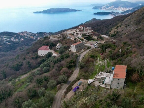 Urbanizovan plac sa pogledom na more u Kuljačama, Budva — fotografija 5