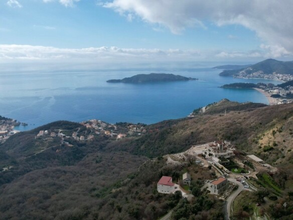 Urbanizovan plac sa pogledom na more u Kuljačama, Budva — fotografija 12