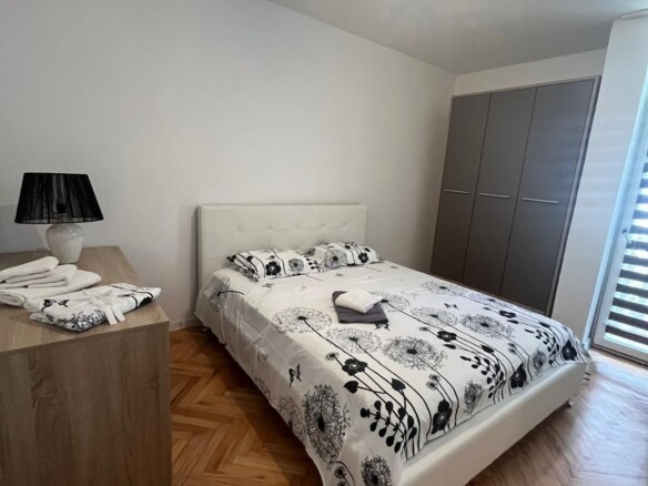 Dvosoban stan sa dvorištem u Babinom Dolu, Budva — fotografija 12