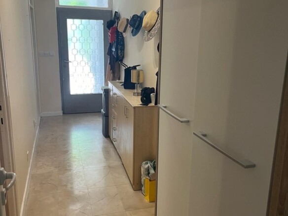Dvosoban stan sa dvorištem u Babinom Dolu, Budva — fotografija 13