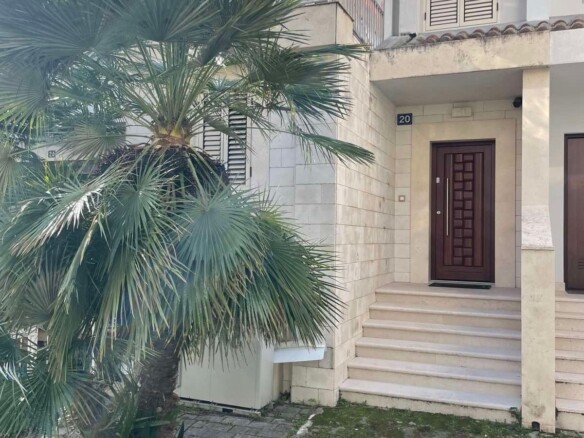 Dvosoban stan za izdavanje u Rozinu, Budva — fotografija 3