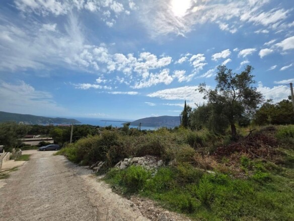 Plac sa pogledom na more u naselju Podi, Herceg Novi — fotografija 2