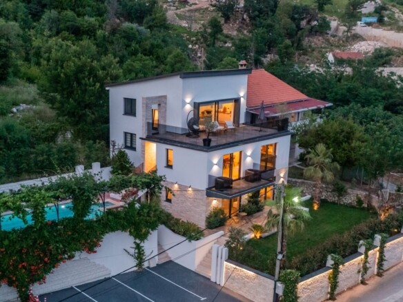Izdavanje: Kuća 300 m² – Markovići, Budva — fotografija 6