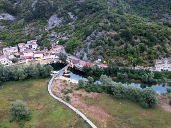 Plac 1.300 m² – Cetinje — fotografija 6