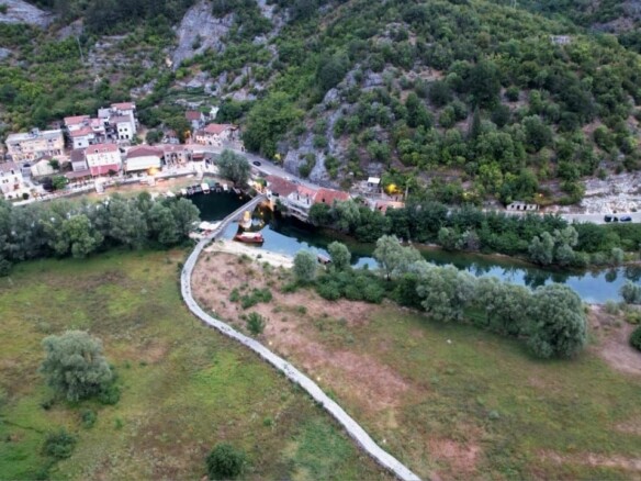 Plac 1.300 m² – Cetinje — fotografija 9