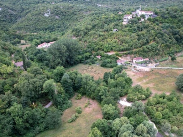 Plac 1.300 m² – Cetinje — fotografija 18