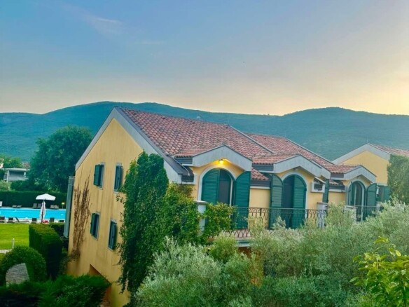 Izdavanje: Kuća 176 m² – Lastva Grbaljska, Budva — fotografija 3