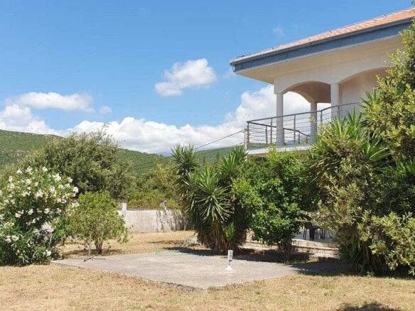 Izdavanje: Kuća 180 m² – Krimovica, Kotor — fotografija 4