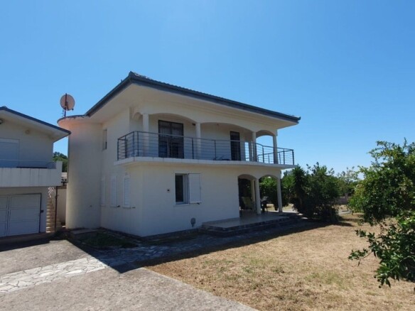 Izdavanje: Kuća 180 m² – Krimovica, Kotor — fotografija 8