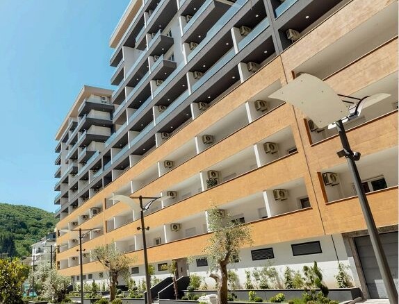 Izdavanje: Poslovni prostor 412 m² – Budva — fotografija 4