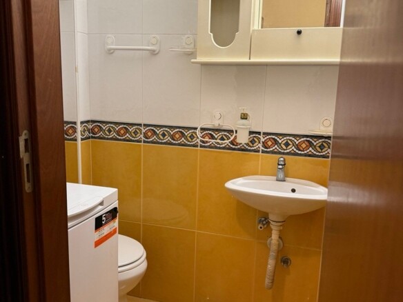 Dvosoban stan za izdavanje u centru Budve — fotografija 18