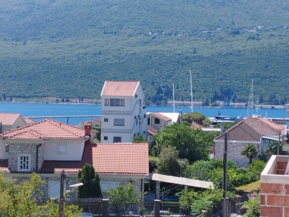 Dvosoban stan sa pogledom na more, Đenovići, Herceg Novi — fotografija 3
