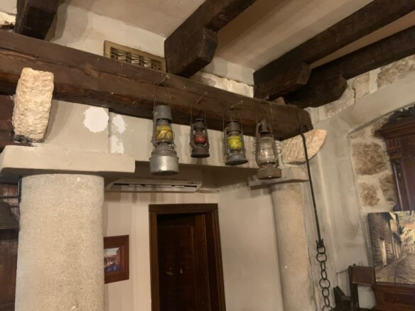 Konoba sa dvorištem u centru Risna, Kotor — fotografija 16