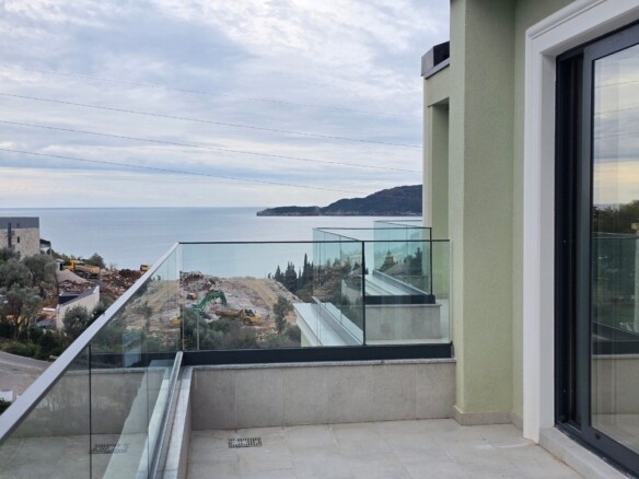 Dvosoban stan 114 m² – Kamenovo, Budva — fotografija 13
