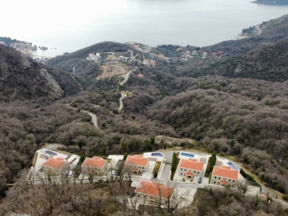 Urbanizovan plac sa pogledom na more, Kuljače, Budva — fotografija 8