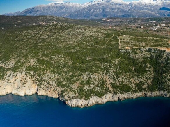 Plac na prvoj liniji do mora u Zagori, Kotor — fotografija 2