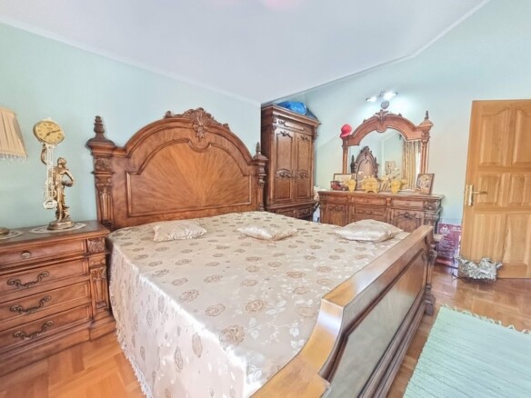 Kuća sa apartmanima u naselju Maine, Budva — fotografija 4