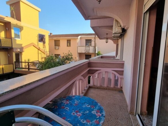 Kuća sa apartmanima u naselju Maine, Budva — fotografija 12