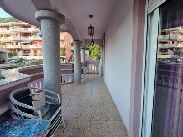 Kuća sa apartmanima u naselju Maine, Budva — fotografija 21