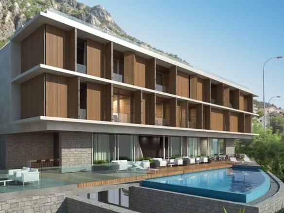 Plac sa starom palatom uz more u Risanu, Kotor — fotografija 3