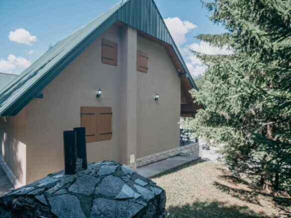 Vikendica na placu od 650 m², Žabljak — fotografija 3