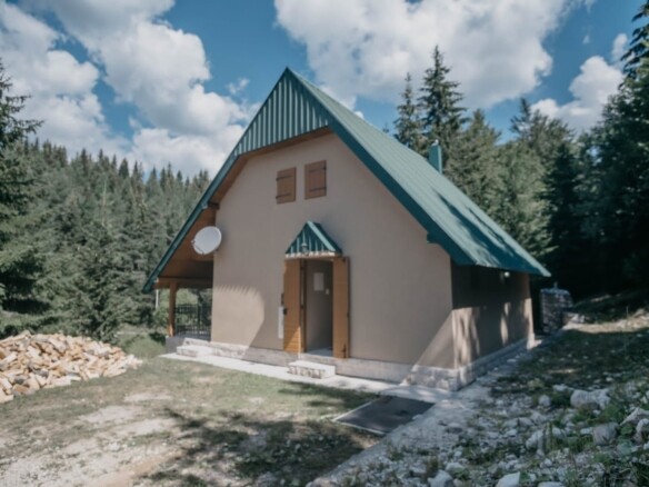 Vikendica na placu od 650 m², Žabljak — fotografija 9