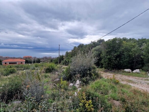Urbanizovan plac s pogledom na more u Krimovici, Kotor — fotografija 7