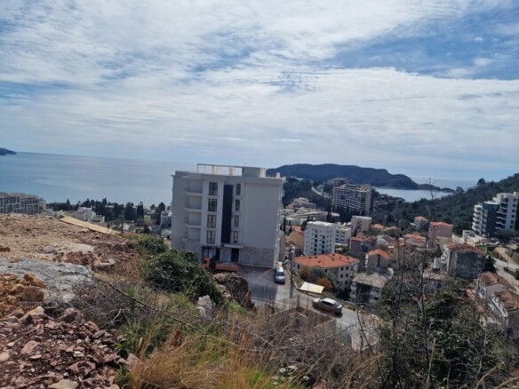 Plac sa pogledom na more u Bečićima, Budva — fotografija 6